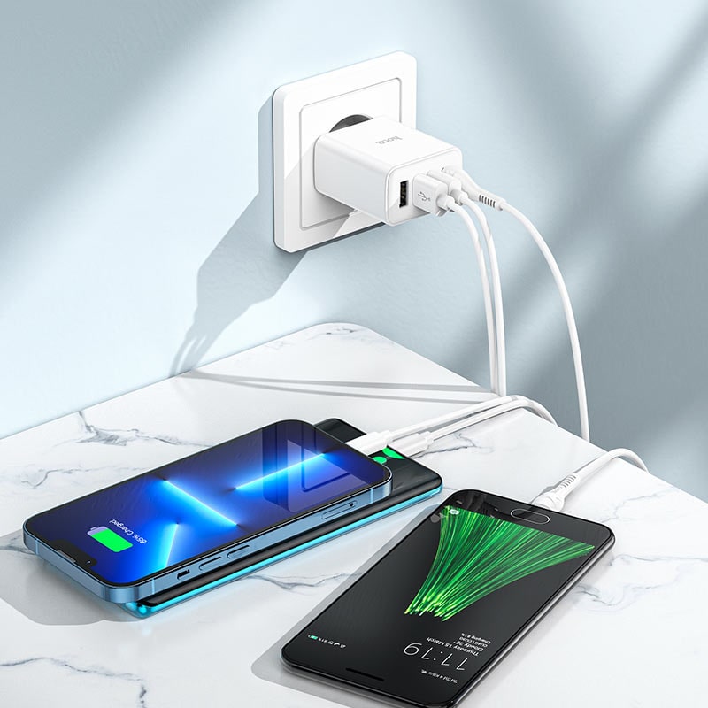 Адаптер питания Hoco C102A Fuerza QC3.0 fast charger 18W (4USB: 5V max 3.0A) Белый